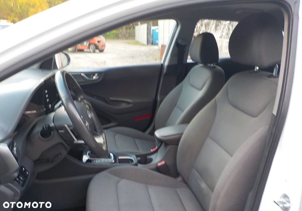 Hyundai IONIQ - 29
