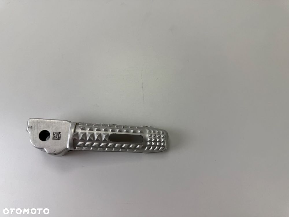 Podnóżek tylny prawy BMW S1000RR K67 2019+ - 3