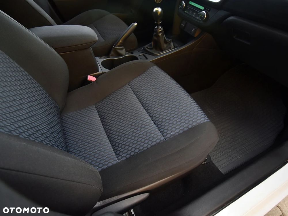 Toyota Auris 1.4 D-4D Active - 28
