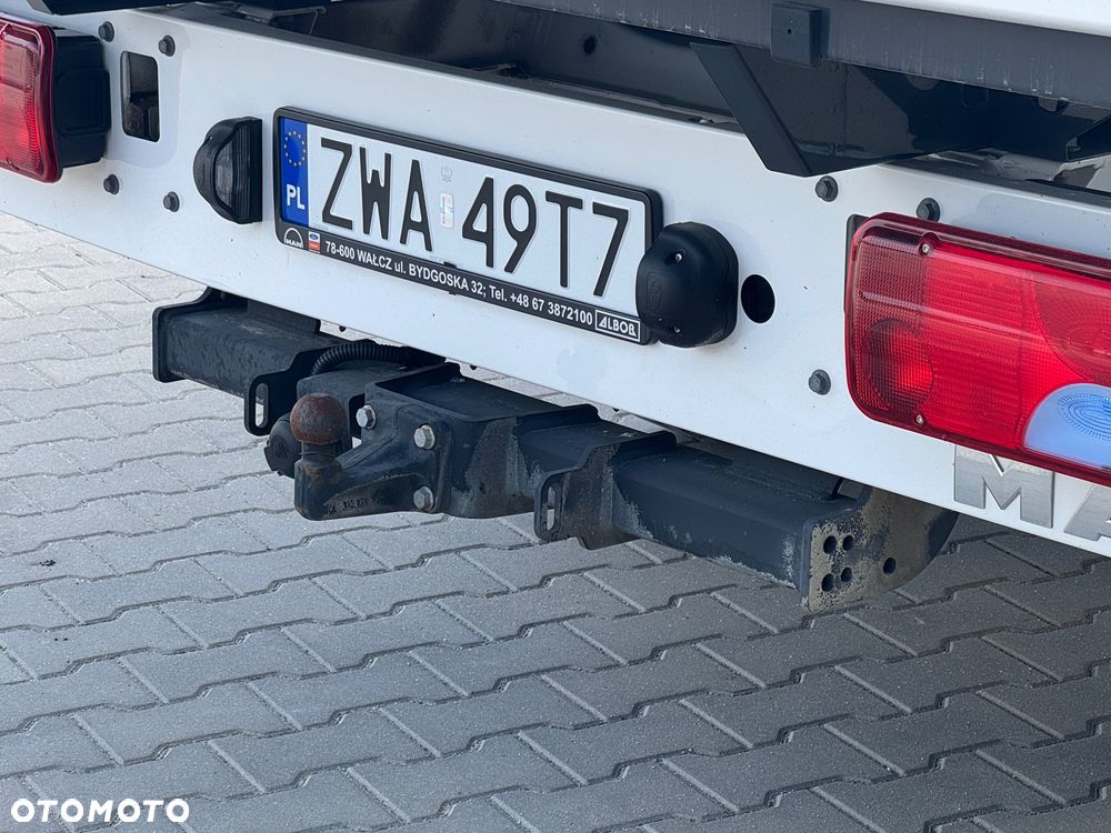 MAN 4X4 / TGE 3.140 DOKA 7-osobowa - 8