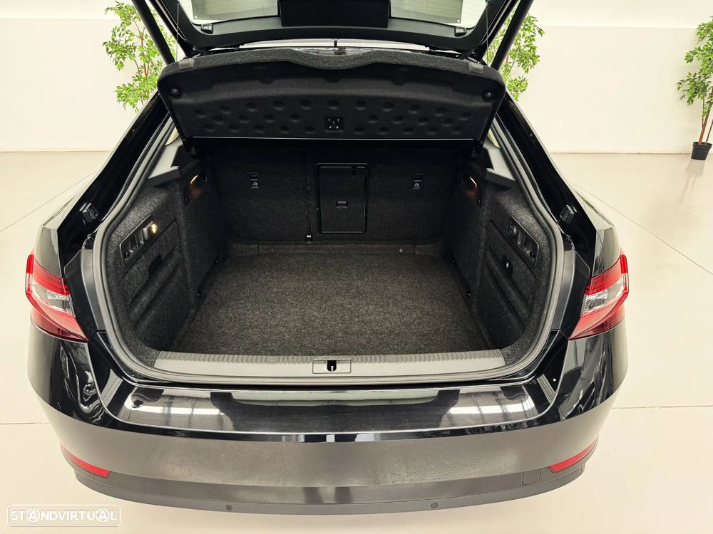 Skoda Superb 2.0 TDI Laurin&Klement DSG - 35