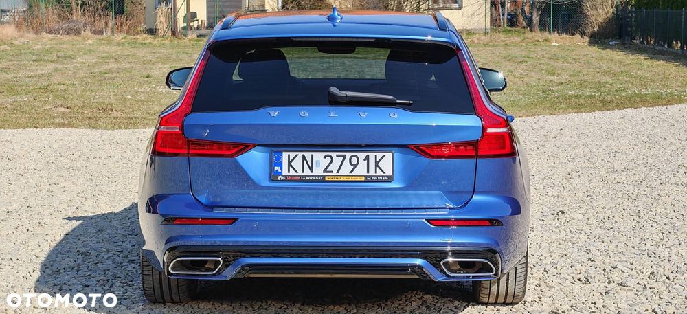 Volvo V60 D4 AWD R-Design - 4