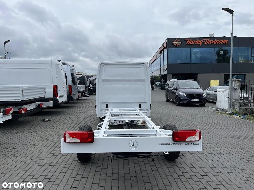 Mercedes-Benz Sprinter - 6