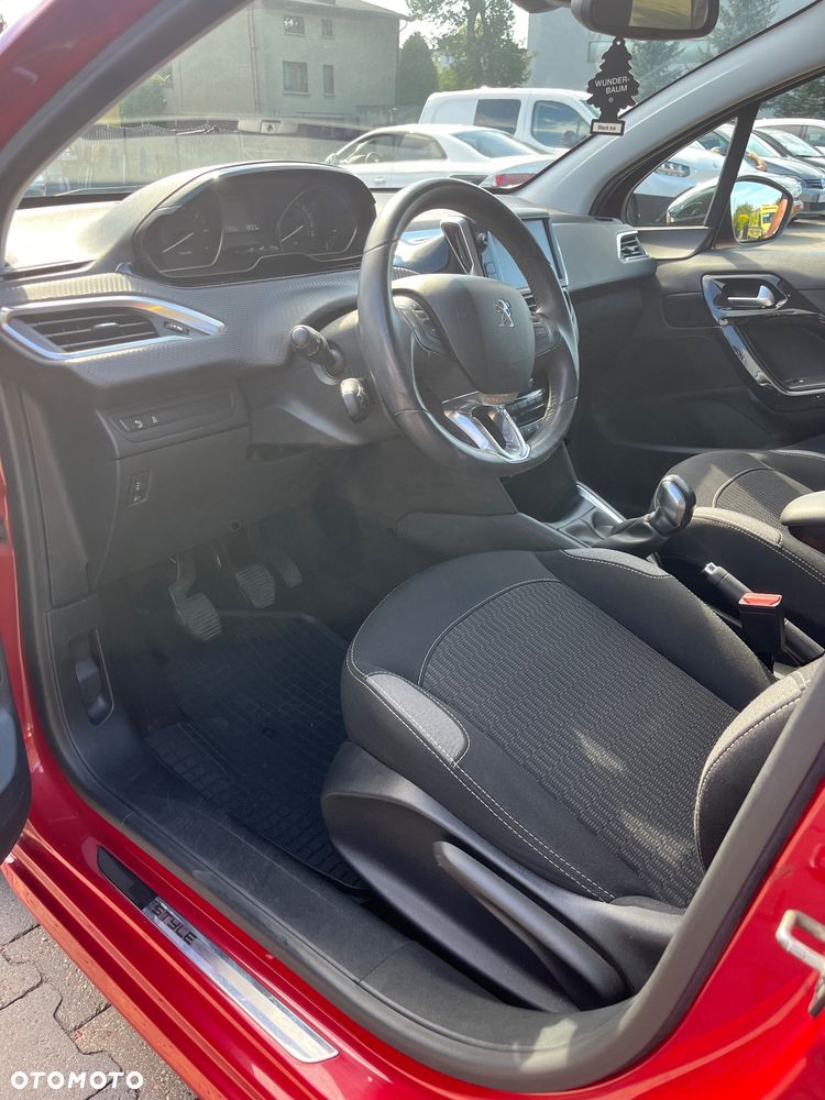 Peugeot 208 1.2 PureTech Allure - 8