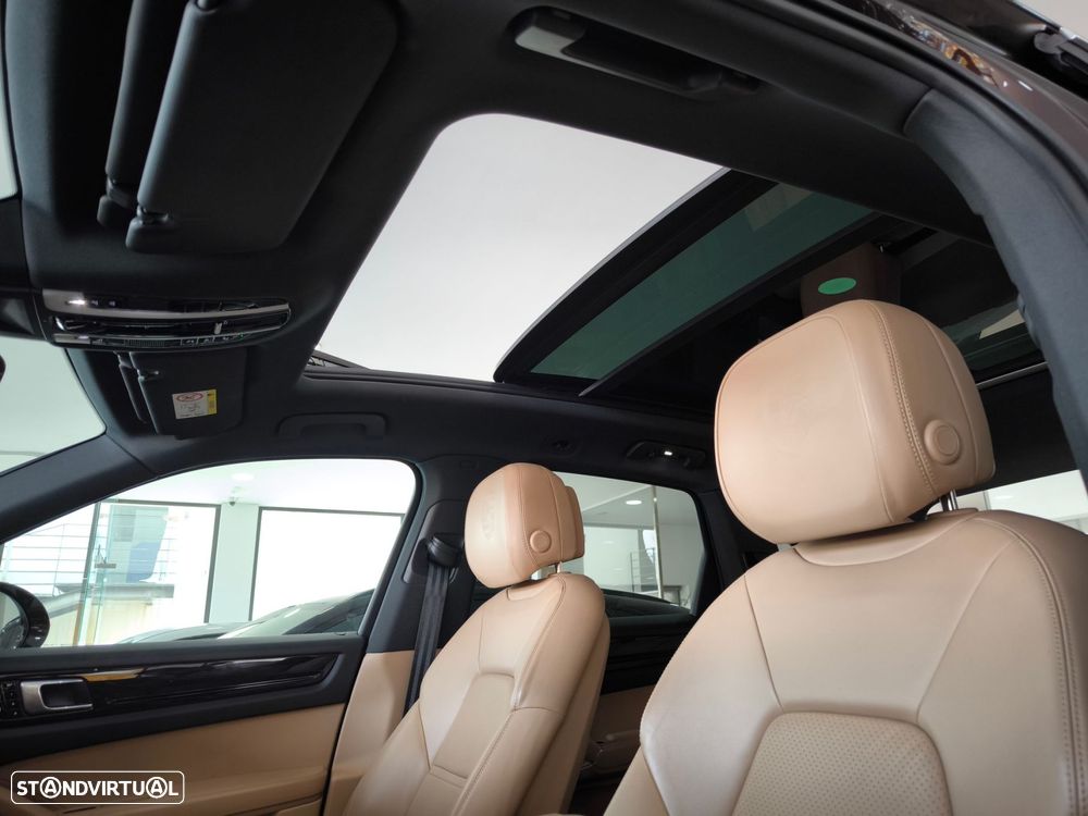 Porsche Cayenne E-Hybrid - 11