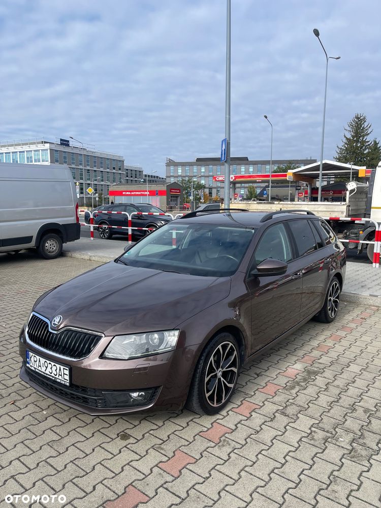 Skoda Octavia ver-2-0-tdi-elegance-dsg - 6