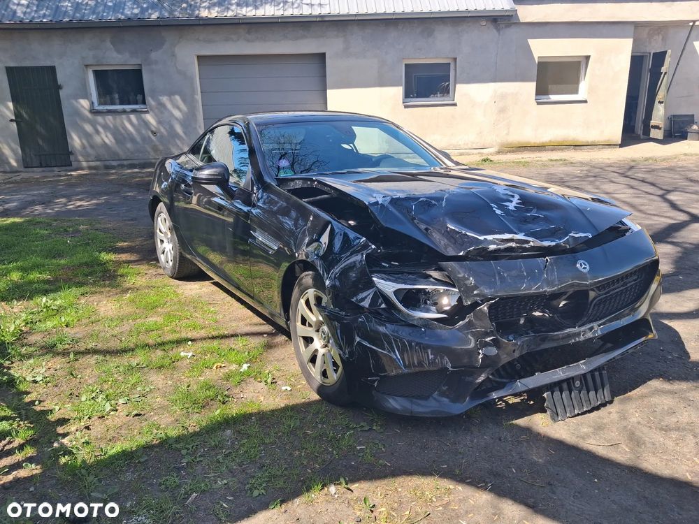 Mercedes-Benz SLC 180 - 1