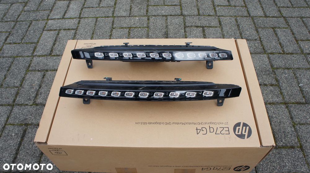 LEWY PRAWY KIERUNKOWSKAZ AUDI Q7 4L0 LIFT 4L0953041D/E - 1