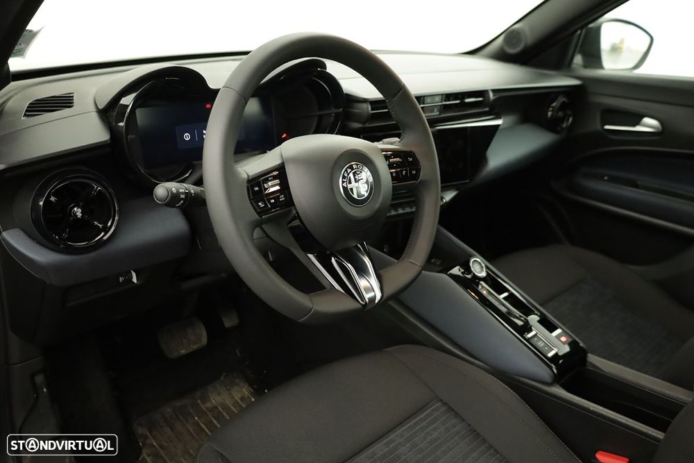 Alfa Romeo Junior Elletrica 50 kWh - 8