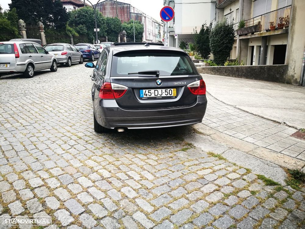 BMW 320 dA Dynamic - 5