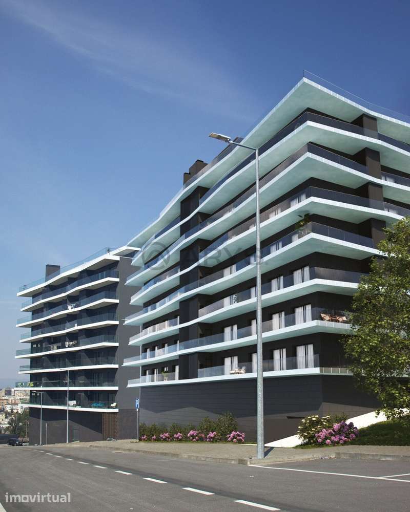 Apartamento em Ferreiros, Varanda com Churrasqueira - Grande imagem: 5/8