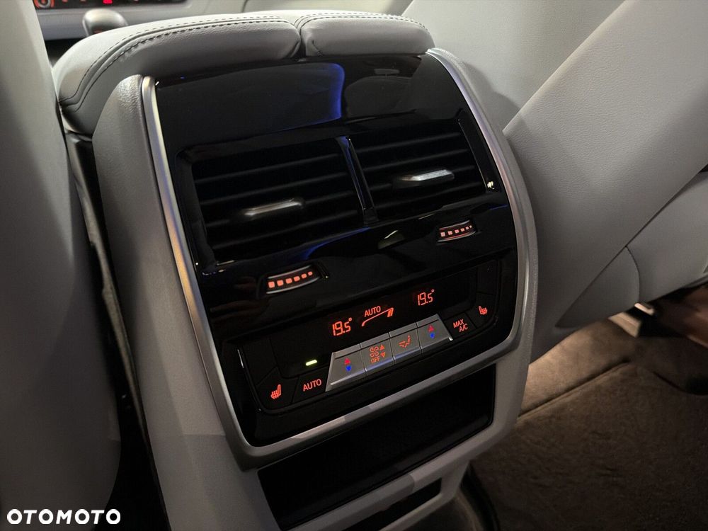 BMW XM 50e PHEV sport - 31
