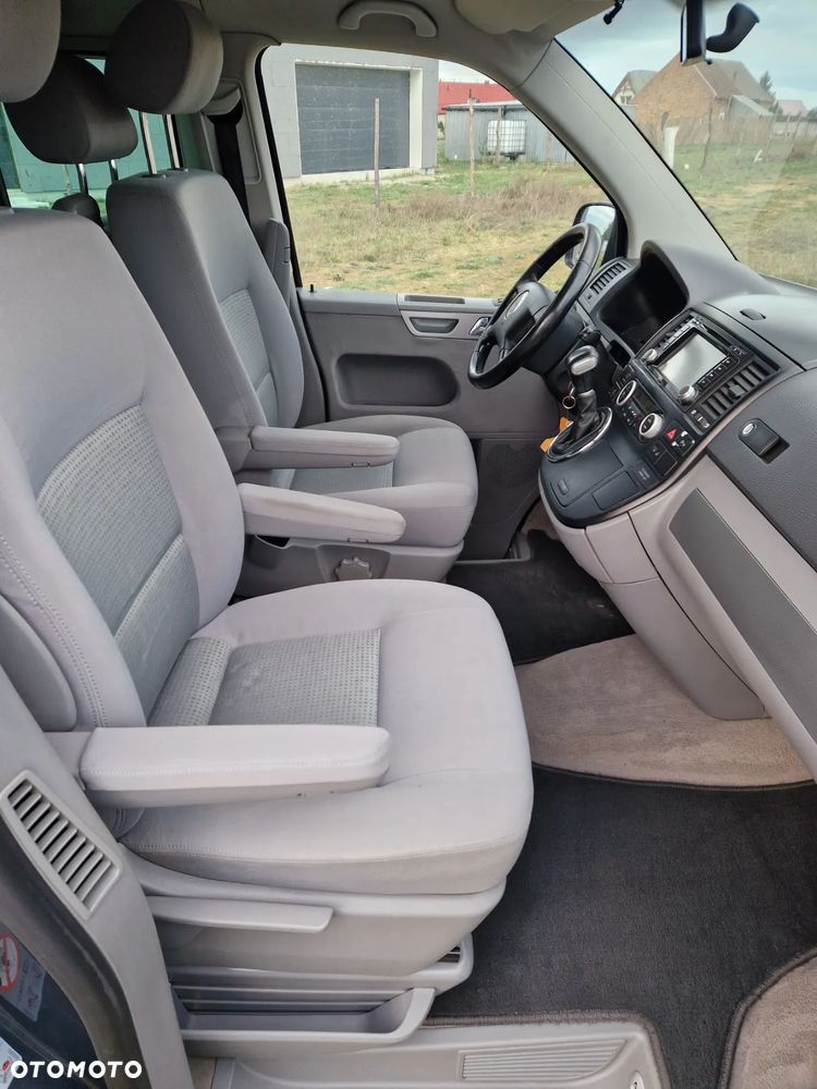 Volkswagen Multivan - 16