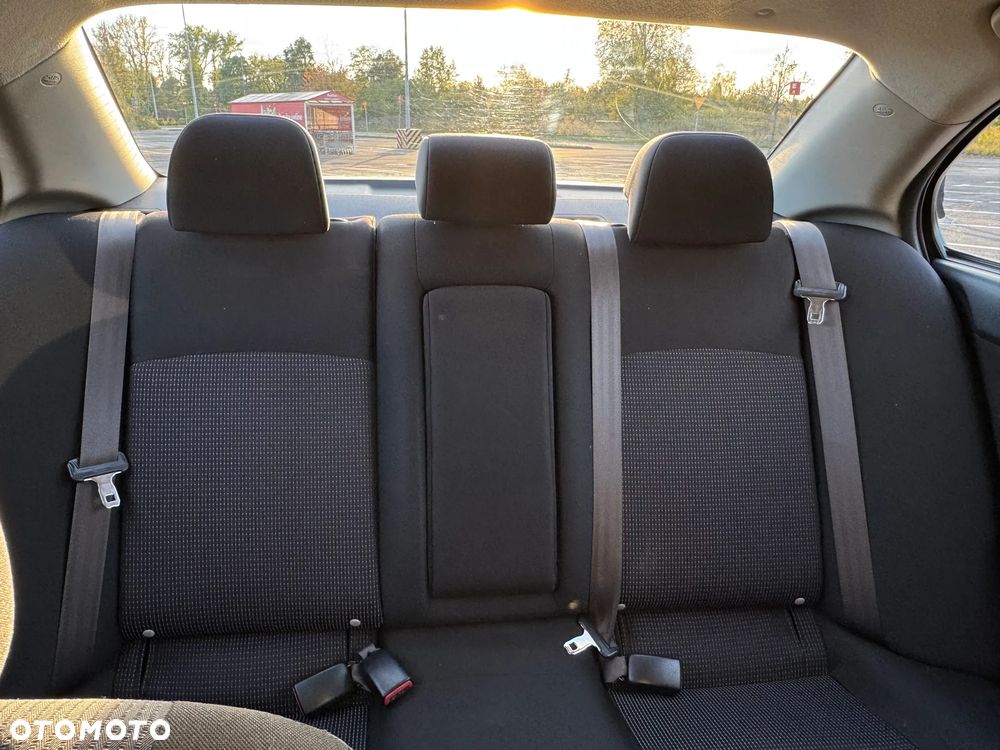 Mitsubishi Lancer 1.8 Invite - 10