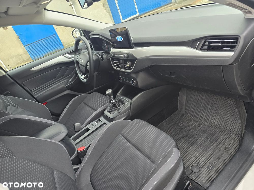 Ford Focus 1.0 EcoBoost Trend Edition - 12