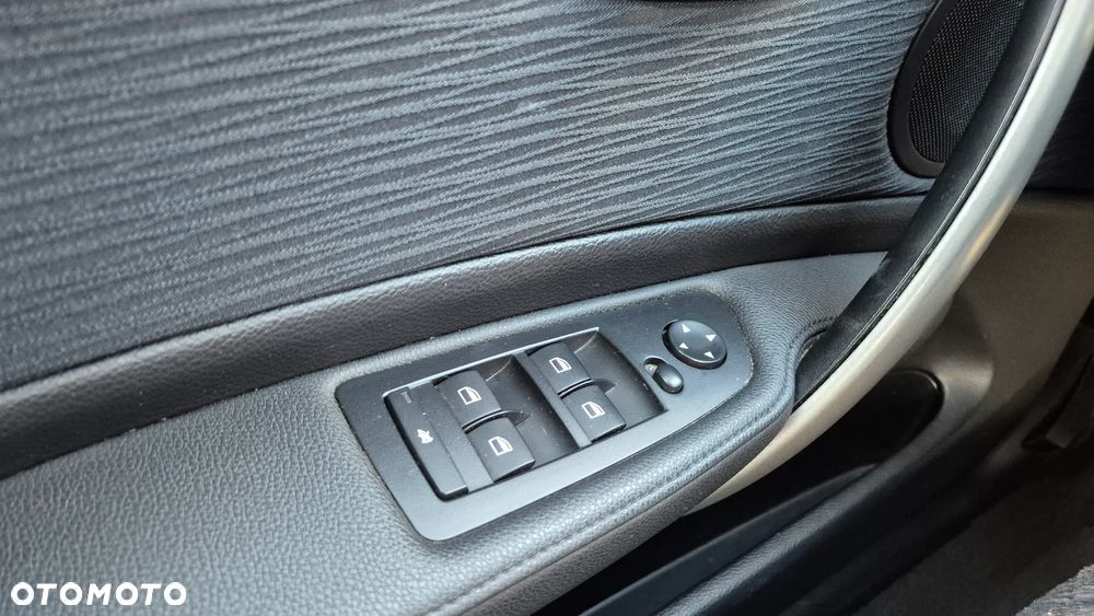 BMW Seria 1 116i - 17