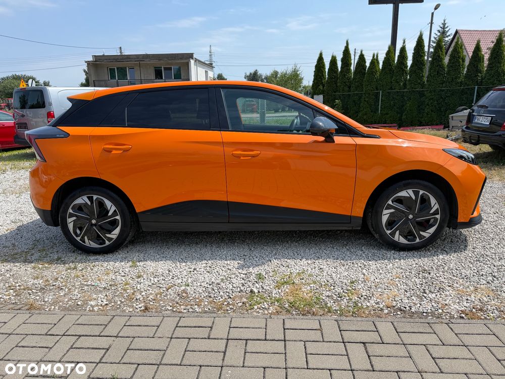 MG 4 Luxury 64 kWh - 3
