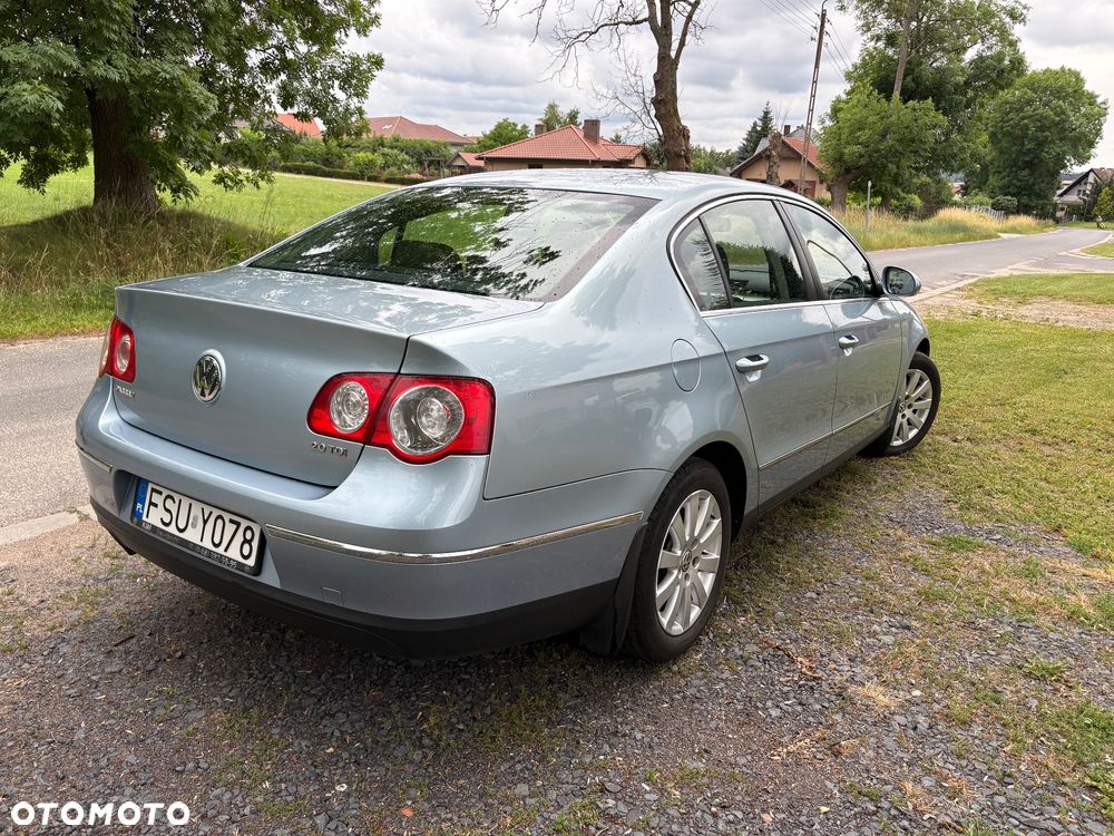 Volkswagen Passat 2.0 TDI DPF Comfortline - 2