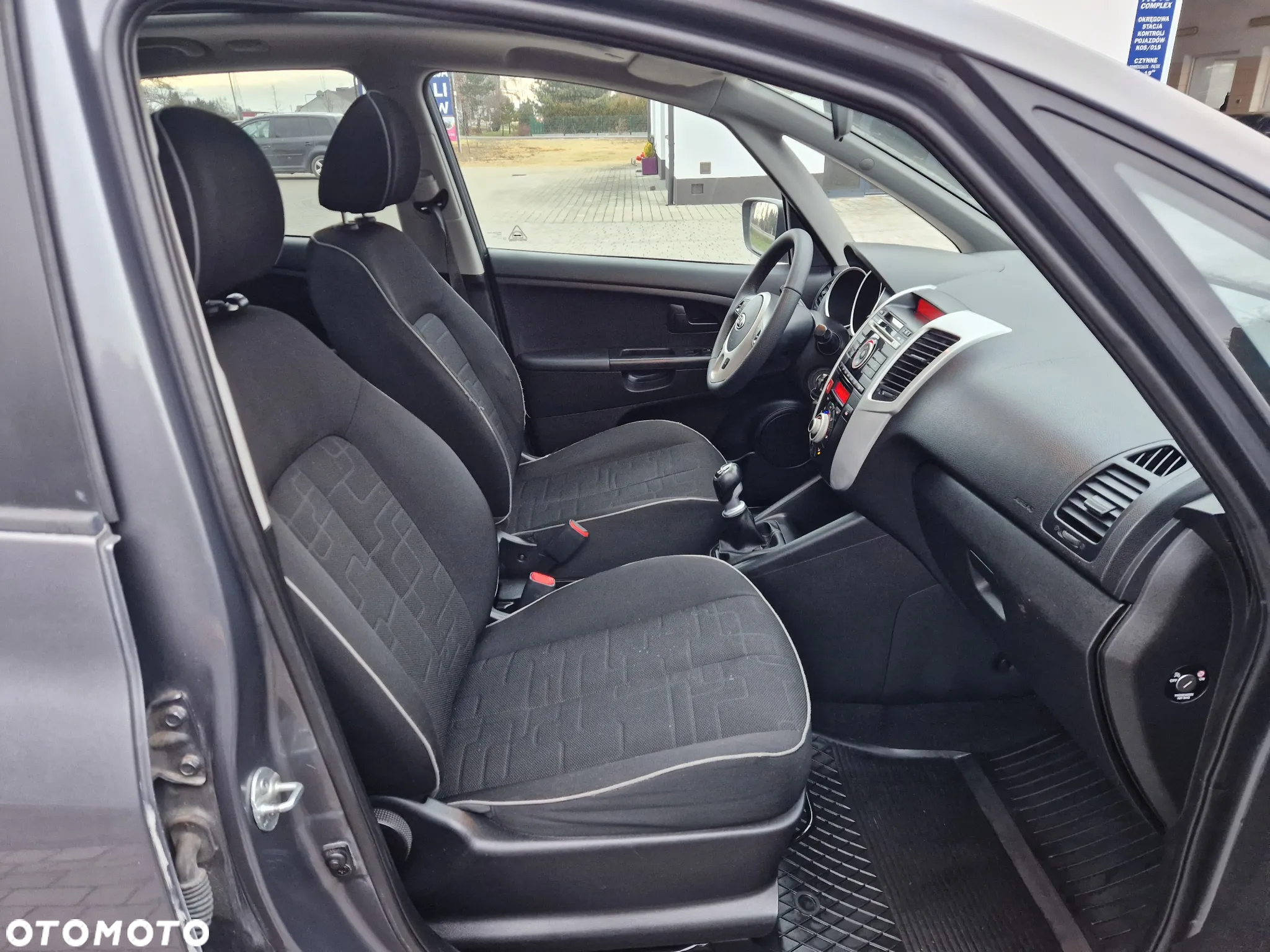 Kia Venga 1.4 CVVT Dream Team Edition - 8