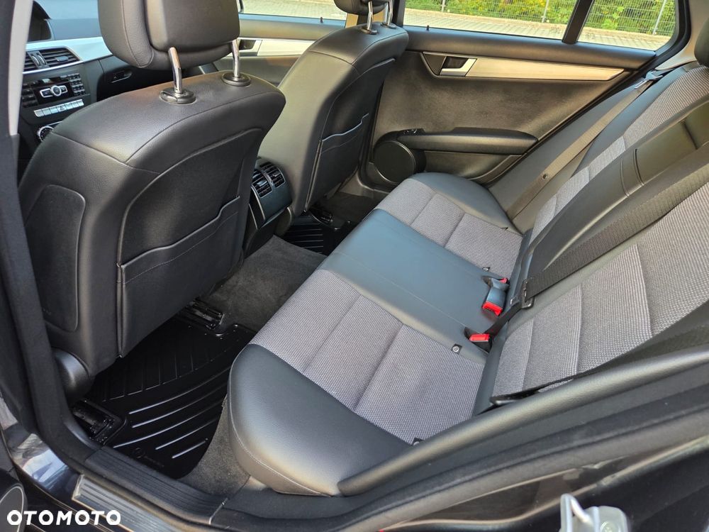 Mercedes-Benz Klasa C 200 T Kompressor Automatik Avantgarde - 25