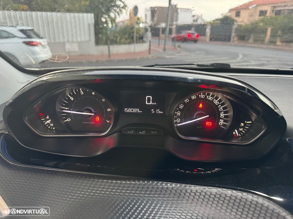 Peugeot 2008 1.2 PureTech Style - 9