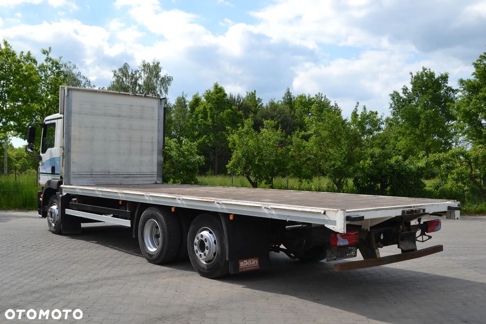MAN MAN TGM 26.290 TYLKO 297 tys. km TRZECIA OŚ SKRĘTNA MOŻLIWOŚĆ REJESTRACJI JAKO POMOC DROGOWA PLATFORMA dł. 7.4 m zawieszenie PNEUMATYCZNE - 3