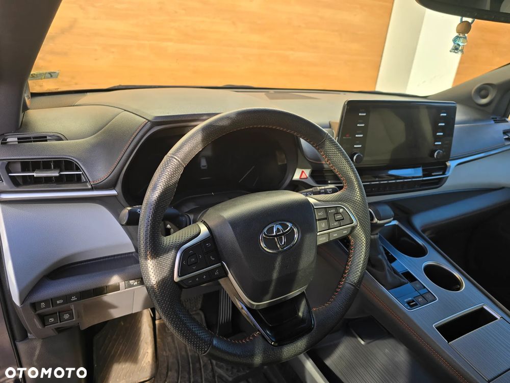 Toyota Sienna - 28