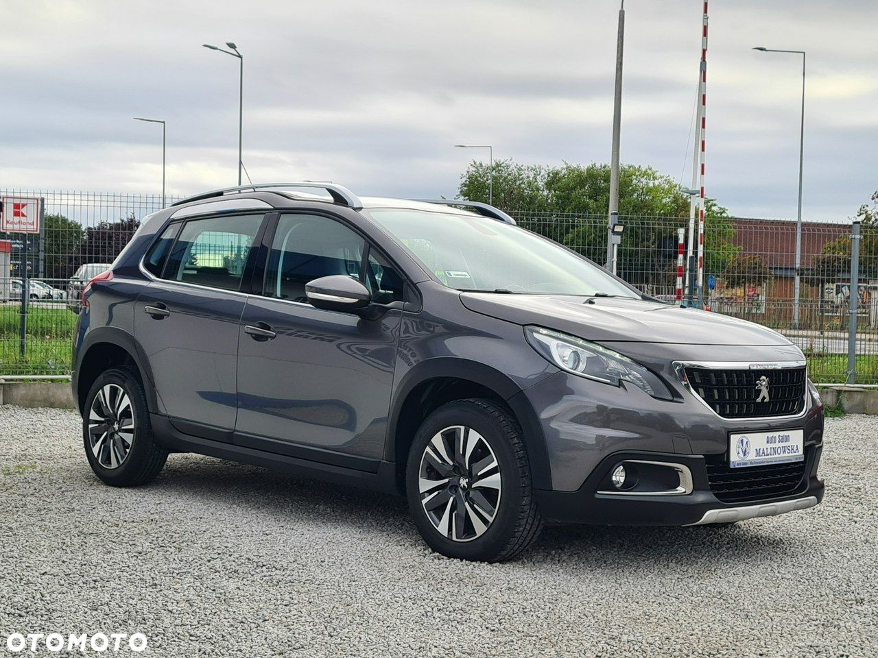 Peugeot 2008 1.2 Pure Tech Allure S&S - 8