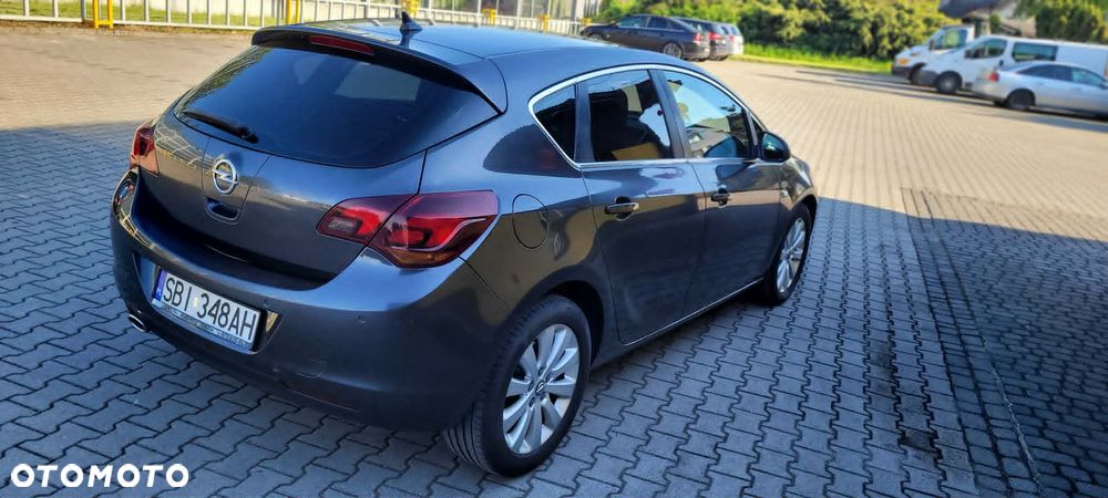 Opel Astra 2.0 CDTI Cosmo - 6