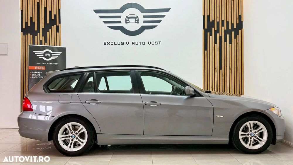 BMW Seria 3 320i Touring Aut. - 13