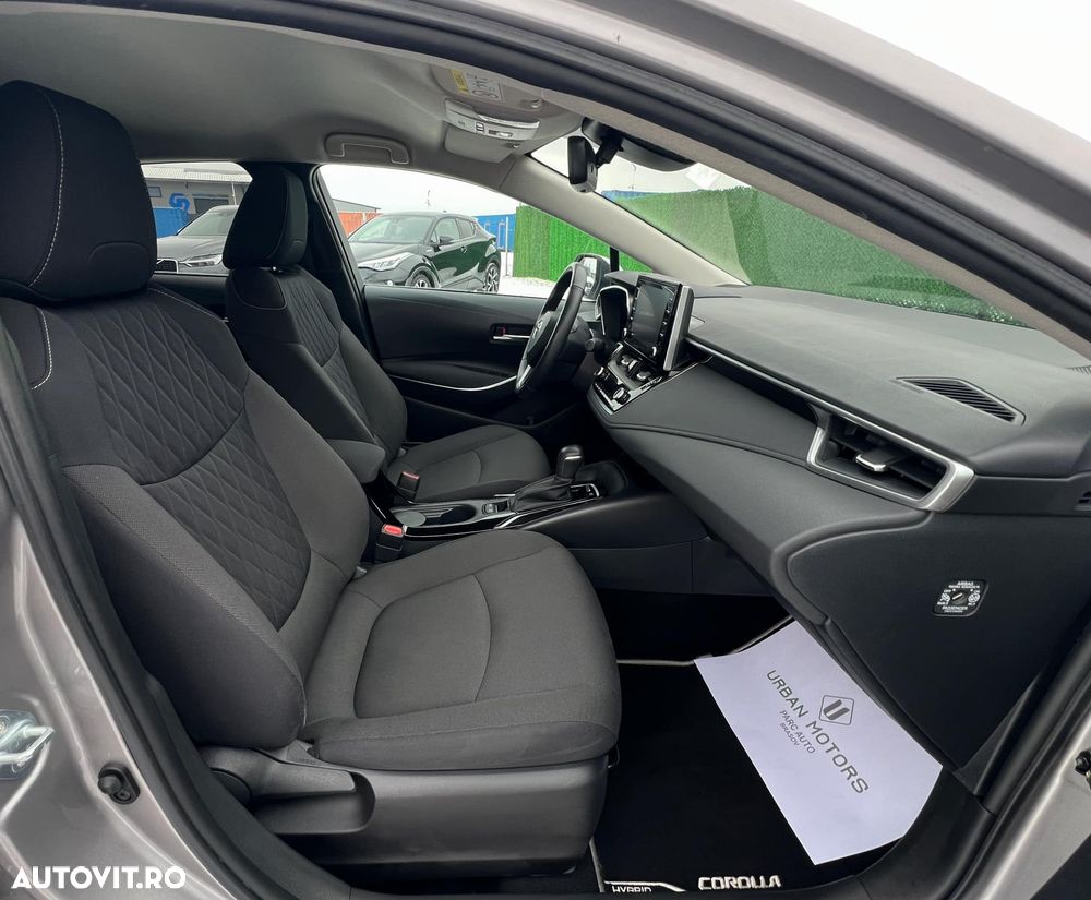 Toyota Corolla 1.8 Hybrid Comfort - 13