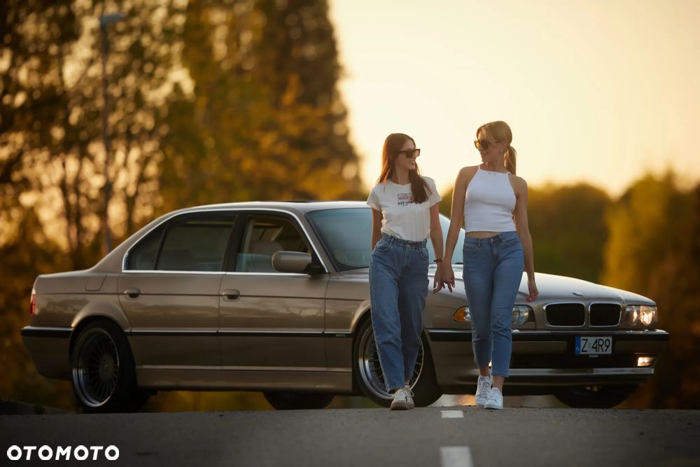 BMW Seria 7 - 37