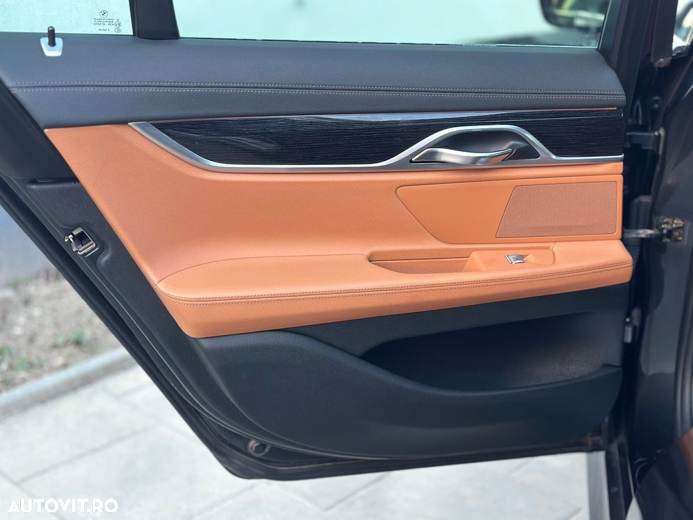 BMW Seria 7 - 18