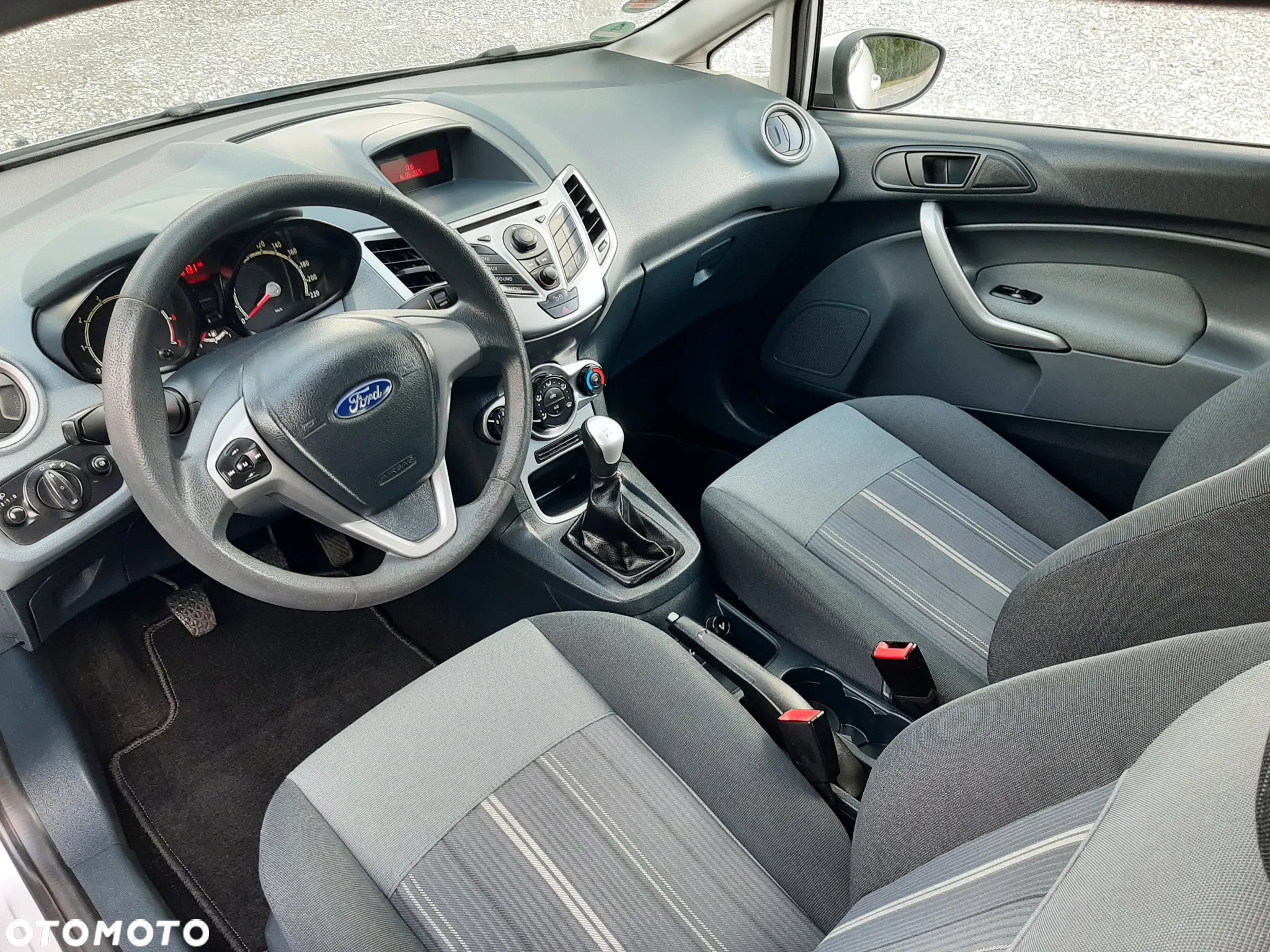 Ford Fiesta 1.25 Ambiente - 14