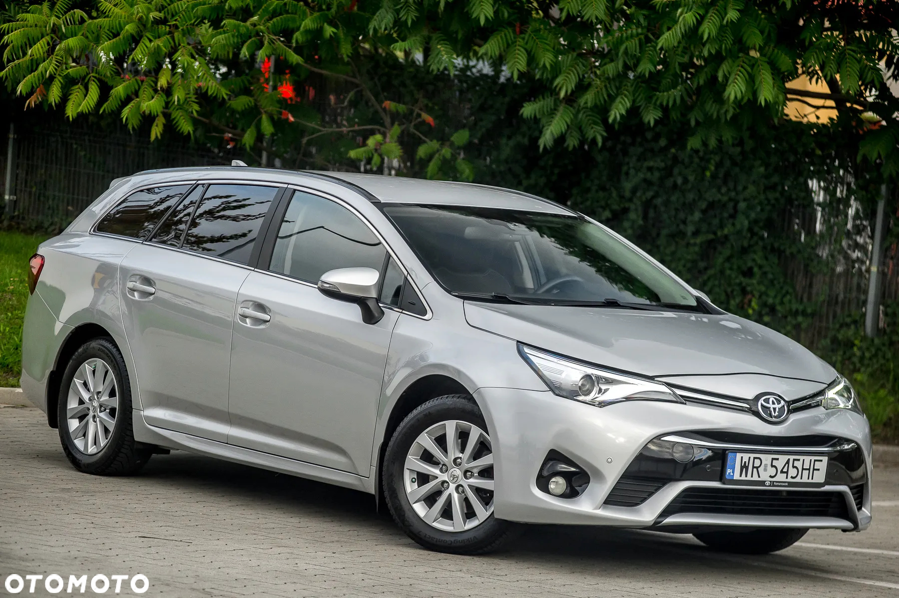 Toyota Avensis 1.8 Premium MS - 4