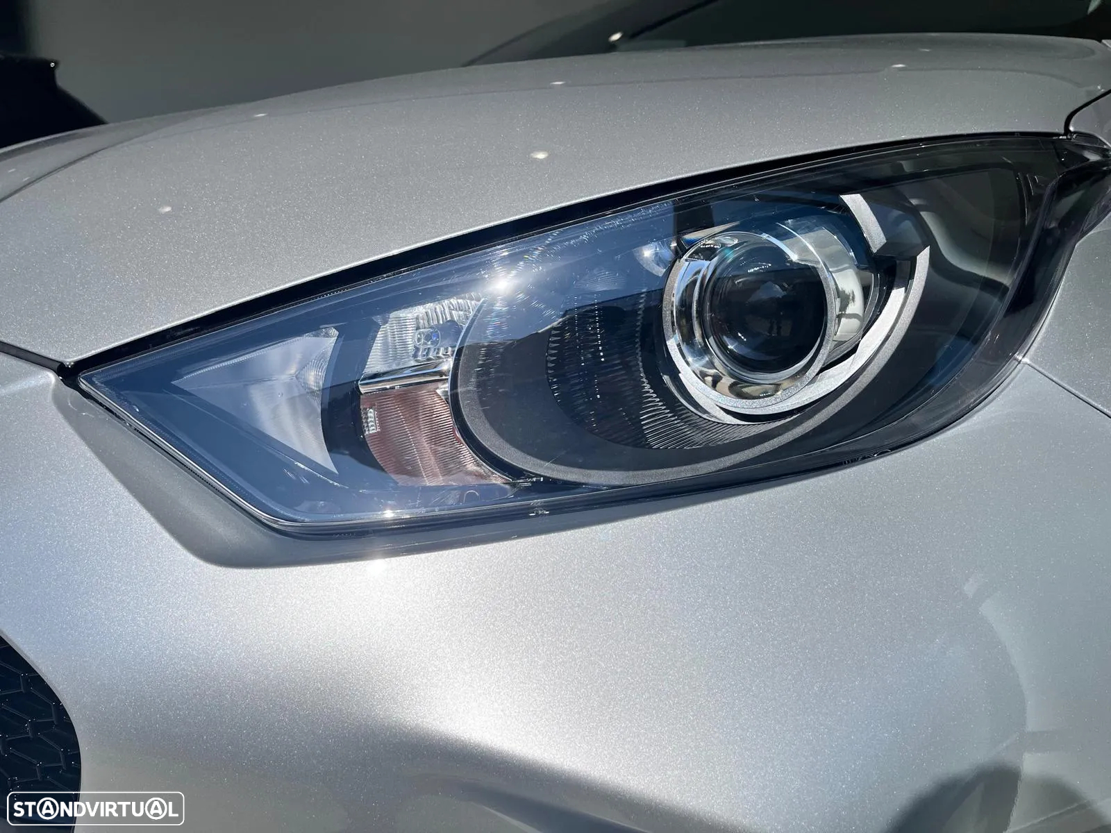 Mazda 2 1.5 L Hybrid VVT-i Centre-Line - 18