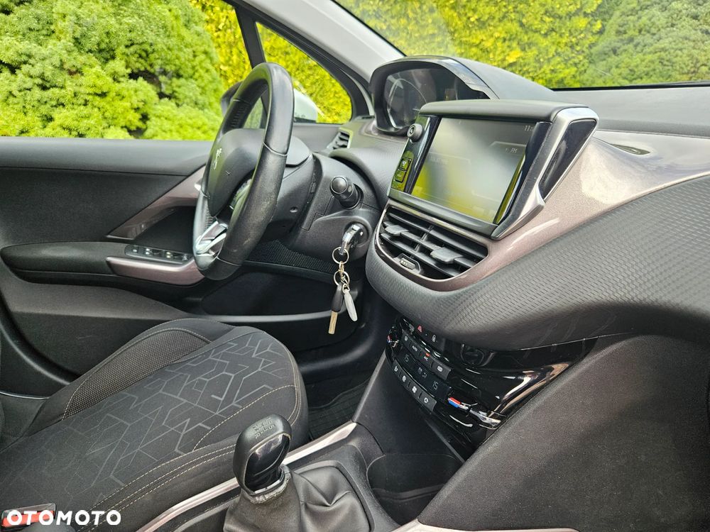 Peugeot 2008 - 8