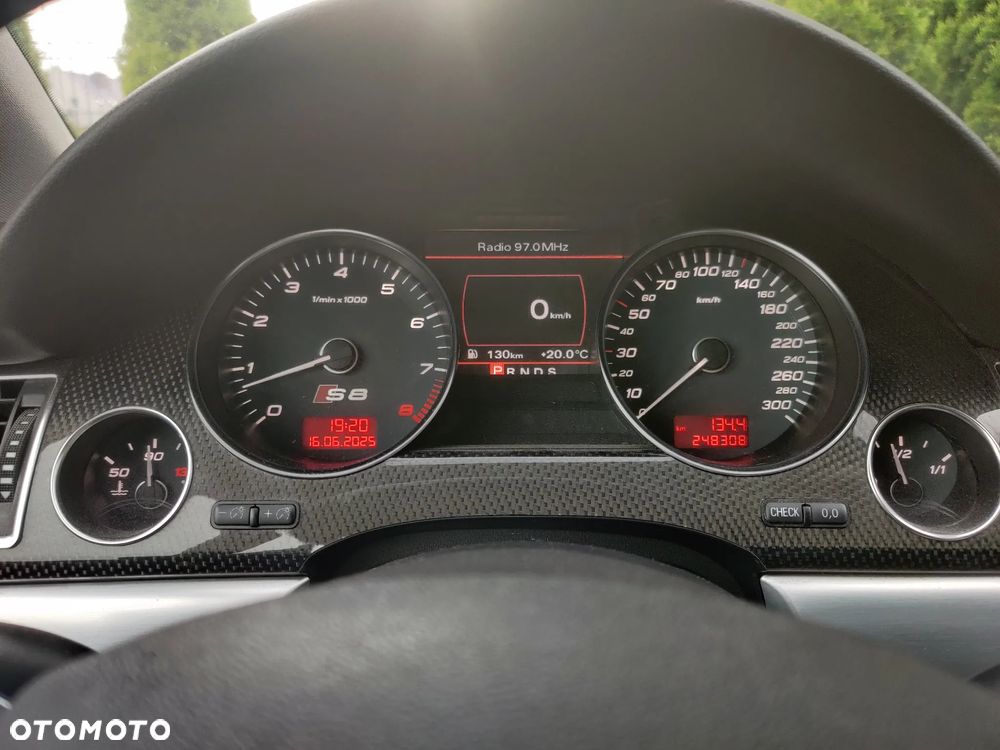 Audi S8 5.2 FSI Quattro - 9