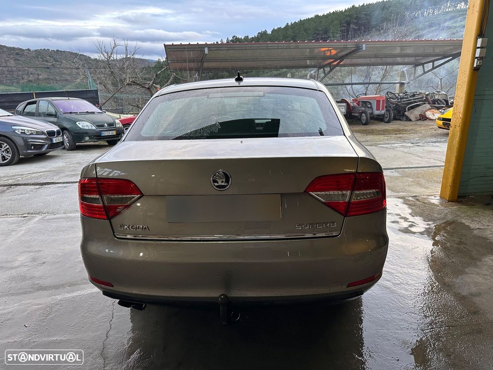 Skoda Superb 2.0 TDI Green tec 4x4 DSG Elegance - 4