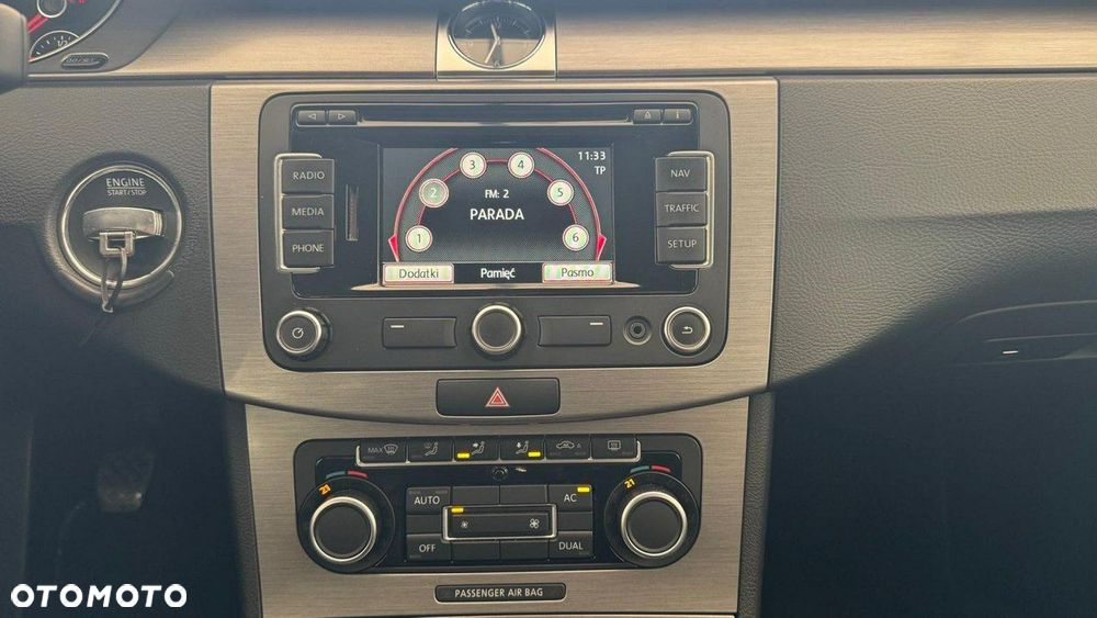 Volkswagen Passat - 37
