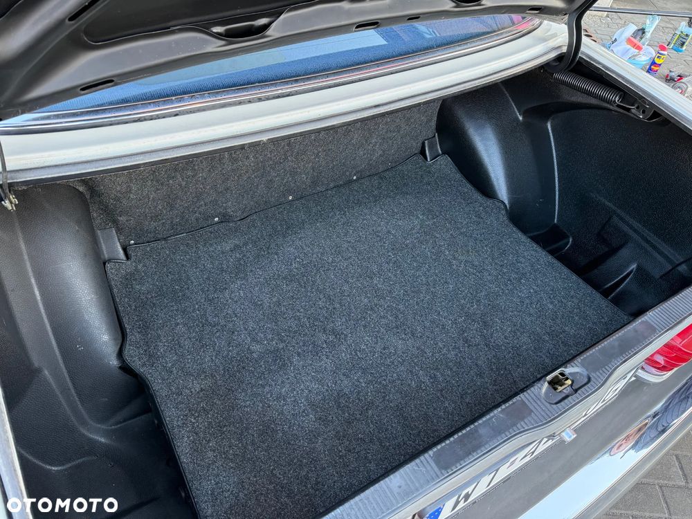 Mercedes-Benz W123 - 37