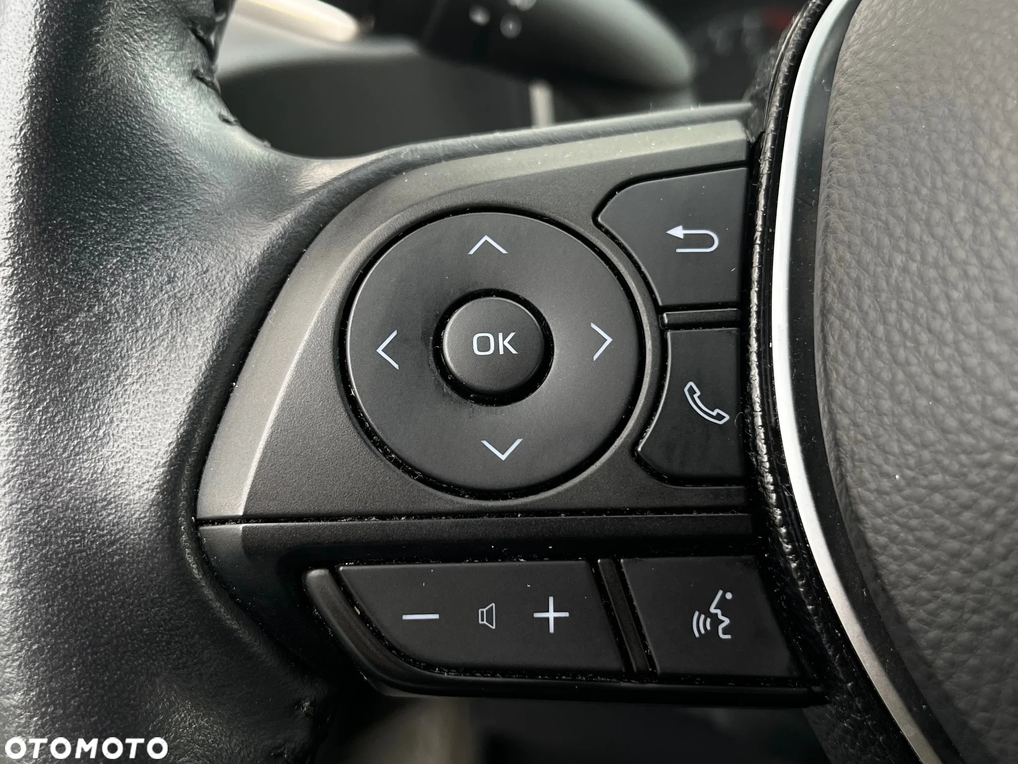 Toyota Corolla 1.8 Hybrid Comfort - 23