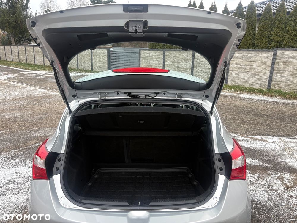 Hyundai i30 i30cw 1.6 CRDi Intro Edition - 19