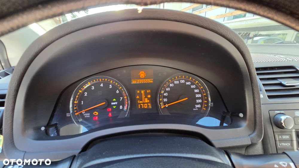 Toyota Avensis - 14