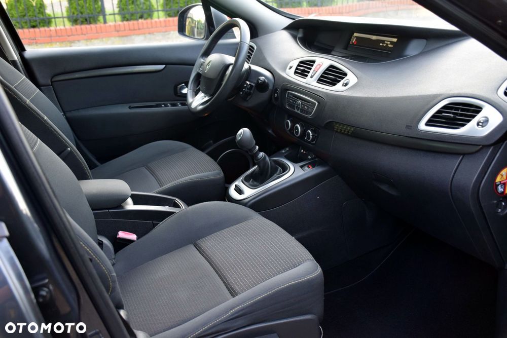 Renault Grand Scenic Gr 1.6 16V Luxe Privilege - 11