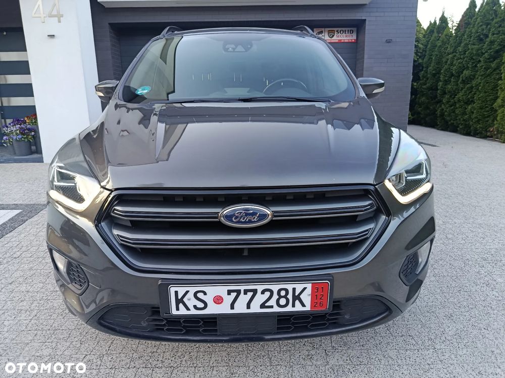 Ford Kuga 1.5 EcoBoost 2x4 ST-Line - 4