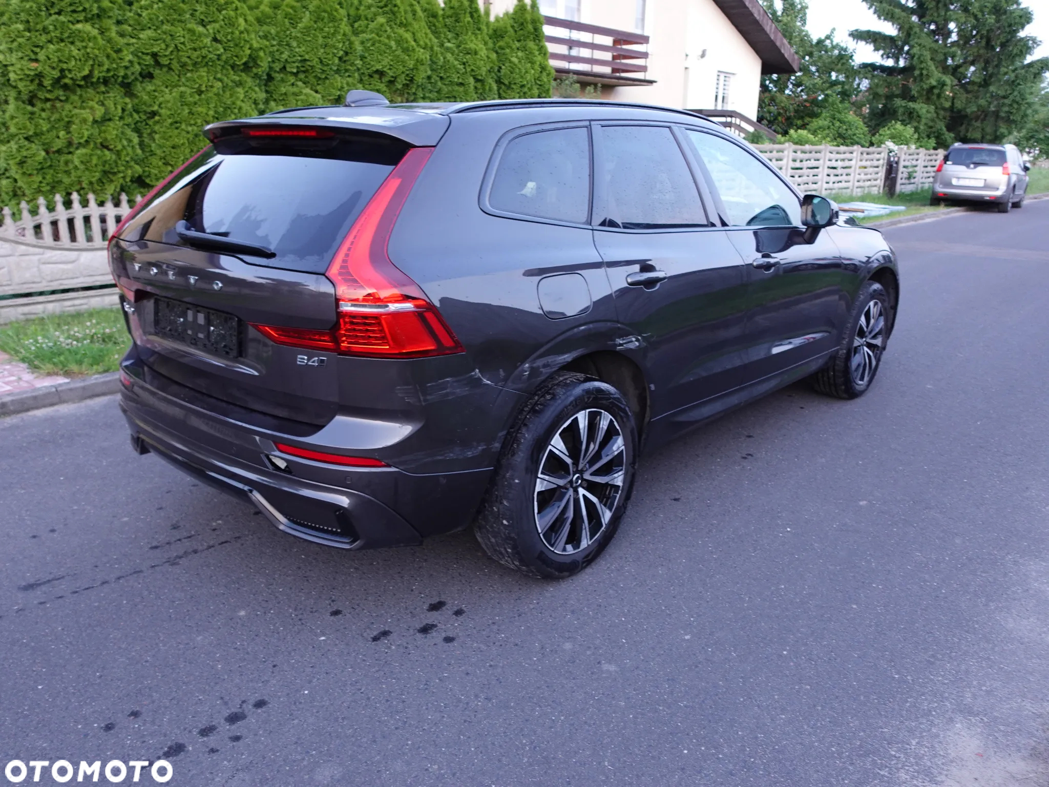 Volvo XC 60 B4 D AWD Plus Dark - 3