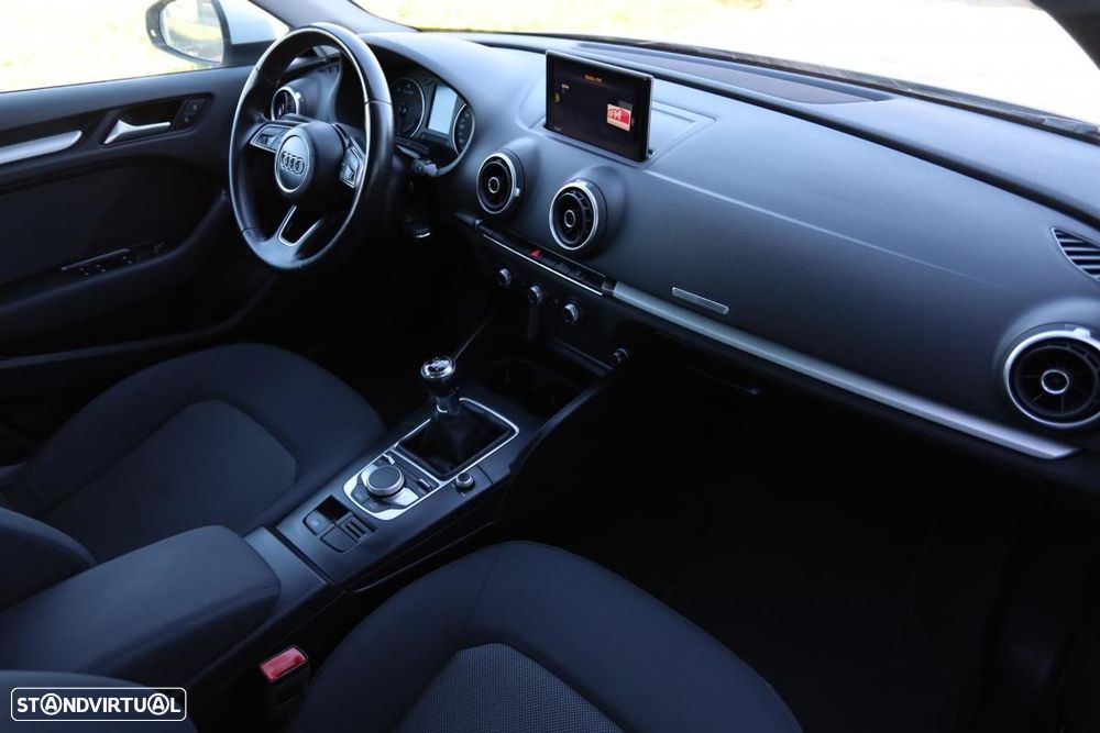 Audi A3 Sportback 1.6 TDI Design - 11