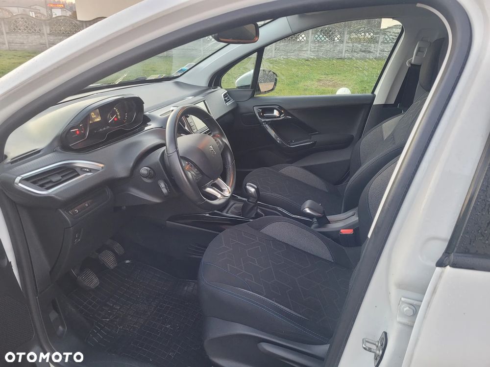 Peugeot 2008 PureTech 82 Signature - 7