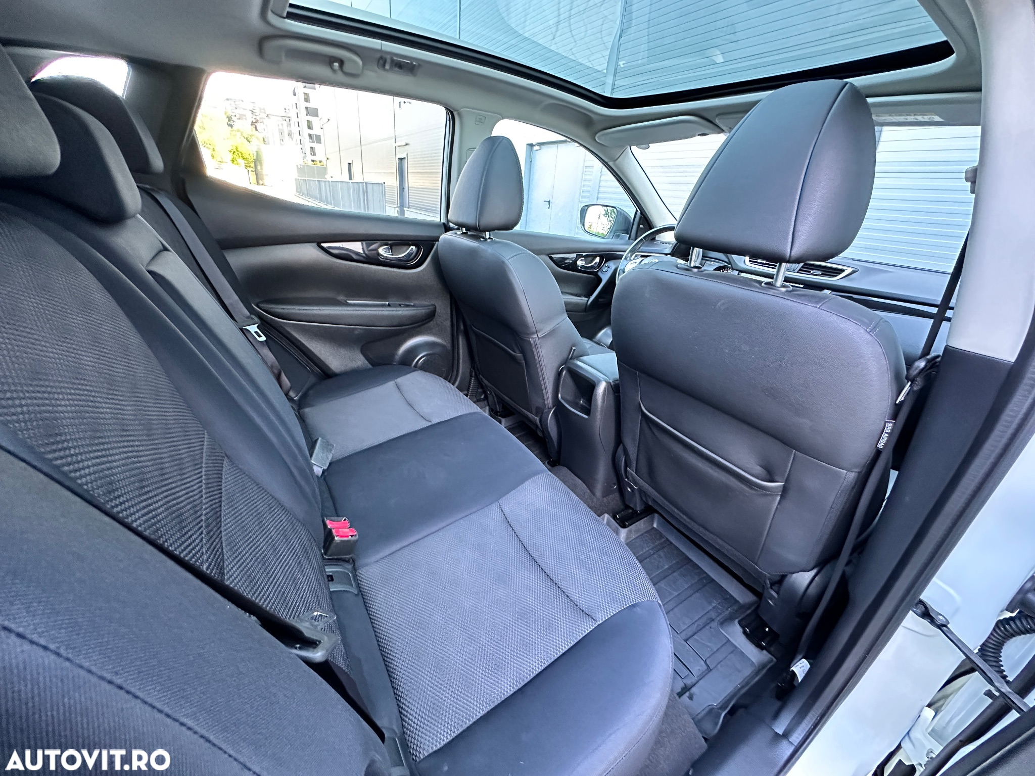 Nissan Qashqai 1.6 DCI Start/Stop 4X4-i Tekna - 27